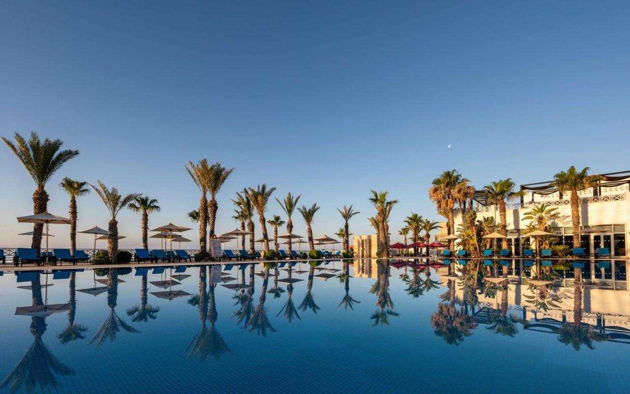 Radisson Blu Resort & Thalasso Hammamet Kültér fotó The resort's main pool
