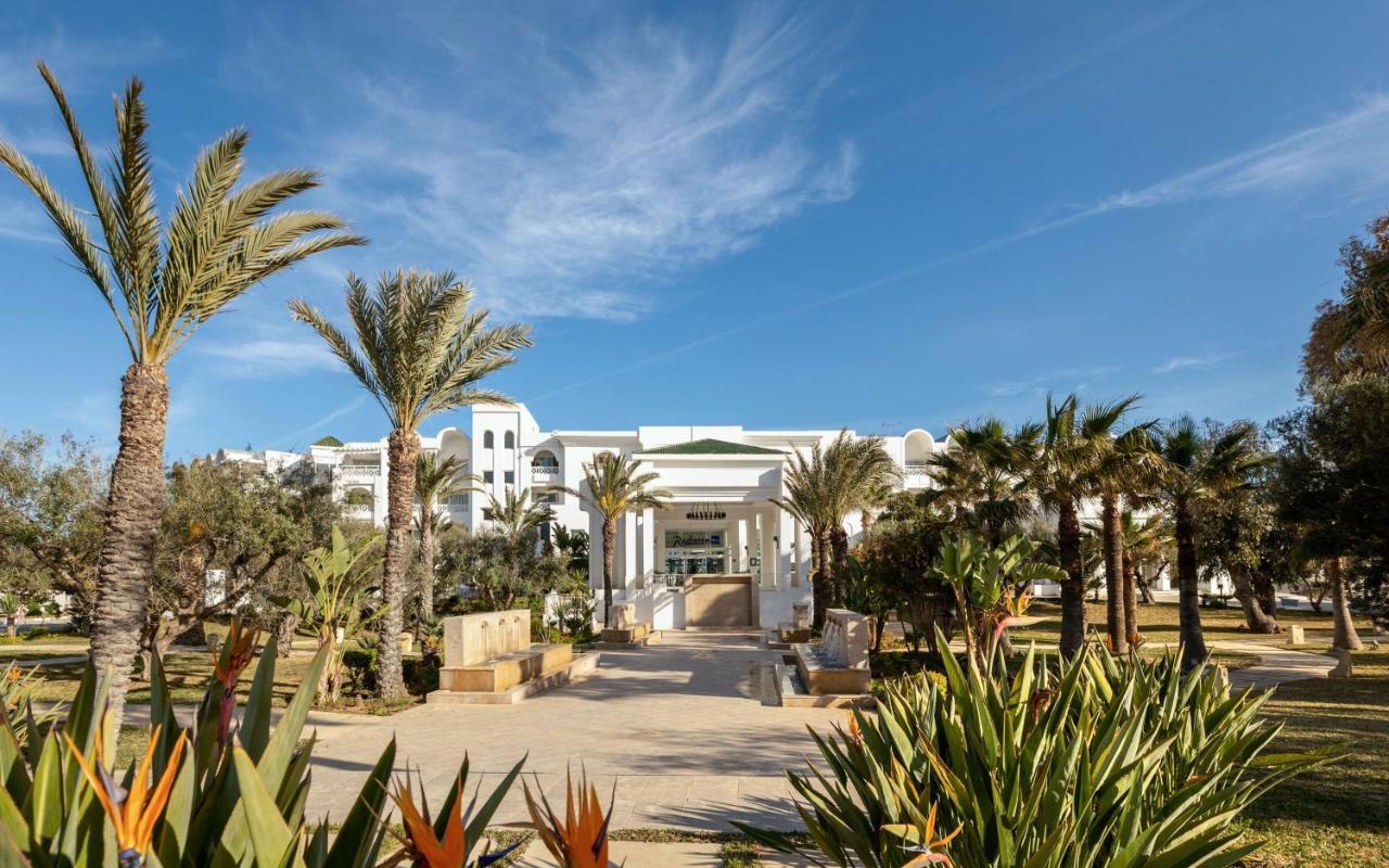 Radisson Blu Resort & Thalasso Hammamet Kültér fotó The main entrance of the hotel