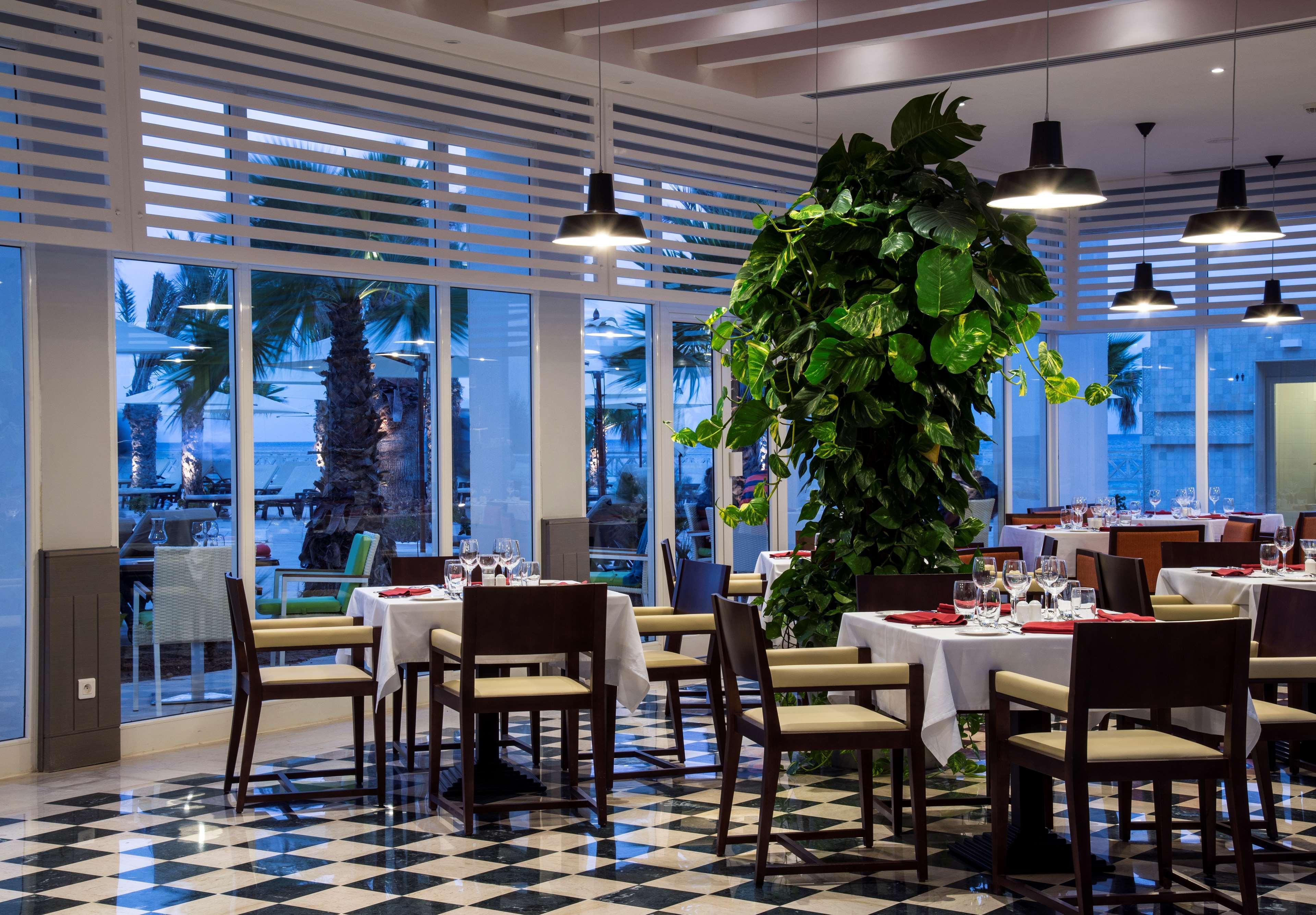 Radisson Blu Resort & Thalasso Hammamet Kültér fotó The restaurant