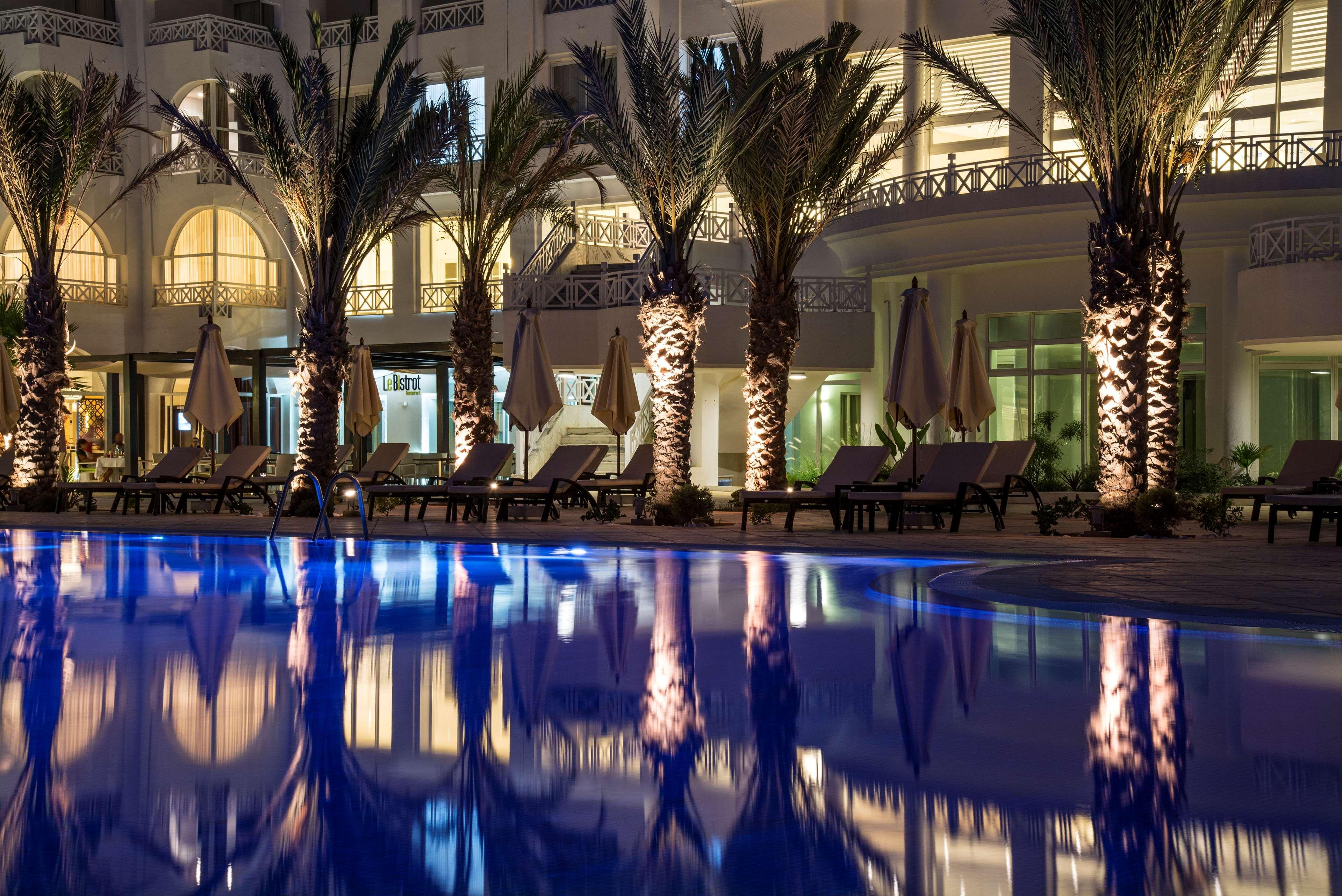 Radisson Blu Resort & Thalasso Hammamet Kültér fotó The Royal Mirage Hotel